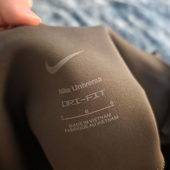 Nike Green High-Waisted Leggings - Picture 5 of 5